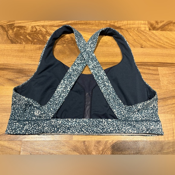 Lululemon Sports Bra Size 8 - Picture 2 of 4